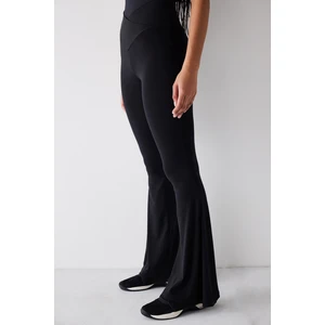 V Shape Flare Siyah Pantolon