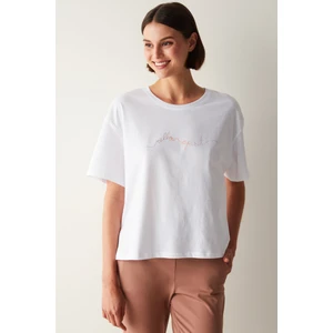 Beyaz Bisiklet Yaka Slogan Baskılı Tişört