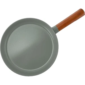 Döküm 28 cm Ahşap Saplı Tava
