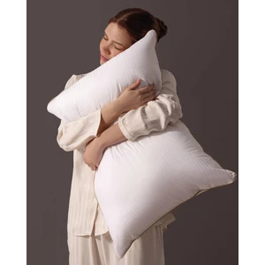 Madame Coco Navarre Yastık