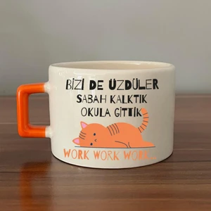 Mor Mürekkep Bizi De Üzdüler Turuncu Kedi Baskılı Turuncu Kulplu C Fincan