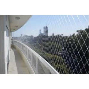 Yükseklik 2,50 Uzunluk 9 Metre Kuş Filesi Montaj Mağzemeli Balkon Filesi Balkon Kuş Ağı Balkon Ağı