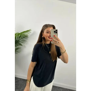 Unique Style Marka Dökümlü Tam Kalıp Rahat Kumaş Basic Tişört