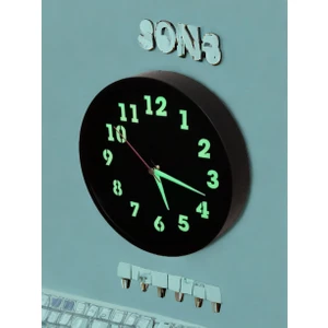 Fosforlu Gece Görünen Parlayan Siyah Duvar Saati Çap 22 cm Camsız