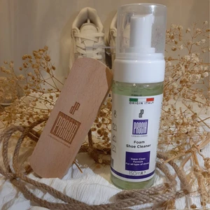 dP Pascia Susuz Ayakkabi Temizleme Köpüğü 150 ml Spor Ayakkabı, Deri Kumaş ve Nubuk, Süet ve
At kılı fırça Horse hair brush