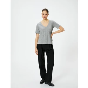 Basic Tişört V Yaka Kısa Kollu Pamuklu