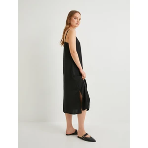 Midi Askılı Elbise Yırtmaç Detaylı