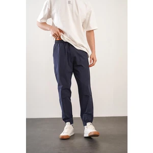 Erkek Relax Fit Kalıp Beli ve Paçası Lastikli Jogger Pantolon