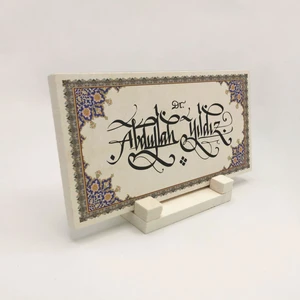 Geleneksel Hat Sanatı Ile Doğal Taş Üzerine Yazılı Masaüstü Isimlik