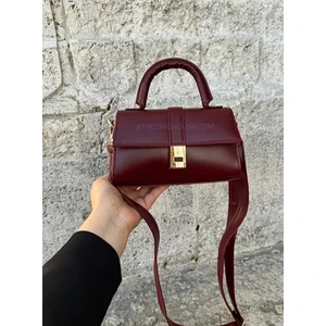 Kapaklı Uzun Çapraz Omuz Askılı Kadın El ve Kol Çantası