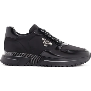 Erkek Siyah Kalın Tabanlı Bağcıklı Deri Sneaker