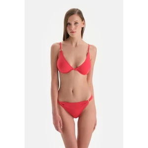 Kırmızı Üçgen Bikini Üst