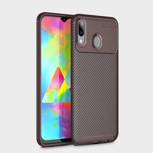 Samsung Galaxy M20 Uyumlu Kılıf Karbon Armor Serisi, Ultra Dayanıklı ve Esnek Slim Fit Karbon Görünümlü Silikon