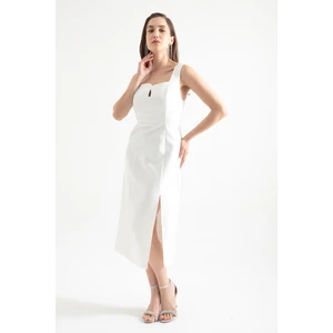 Kadın Beyaz Kare Yaka Yırtmaçlı Midi Elbise