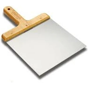 056 Macun Küreği Ahşap Saplı 18 cm