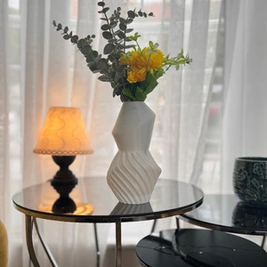 Limon 3D Design Limon 3Design Simetrik ve Desenli Iskandinav Tarzda Beyaz Vazo