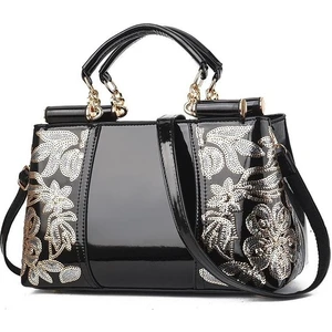 2023 Avrupa ve Amerika Birleşik Devletleri Popüler Rugan Parlak Kadın Çantası Atmosferik Çanta Büyük Kapasiteli Kadın Omuz Askılı Çanta Nakış Çantası High-End Lüks (Yurt Dışından)