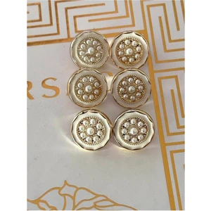 Mercan Düğme Beyaz Mineli Ortası Incili Gold Metalize 6 Lı Düğme Seti