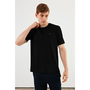 Erkek Bisiklet Yaka T-Shirt %100 Pamuk Nakış Detaylı Basic Siyah Tişört MTLCE89