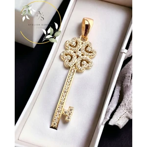 Atelier Sarraf 14 Ayar Yonca Kalp Desenli Ön Yüz Komple  Zirkon Taşlı Anahtar Desenli Eşsiz Altın Kolye Ucu