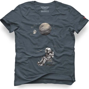 Kayada Oturan Astronot Tasarım Tişört, Astronot Tişört, Astronot Baskılı Tişört, Büyük Beden Tişört