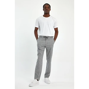 - Erkek Gri Slim Fit Rahat Kesim Beli Bağlamalı Yan Cepli Jogger Pantolon