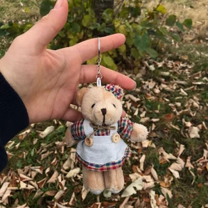 Sevimli Ekoseli Elbiseli Peluş Ayıcık Anahtarlık Çanta ve Cüzdan Aksesuarı Hediyelik