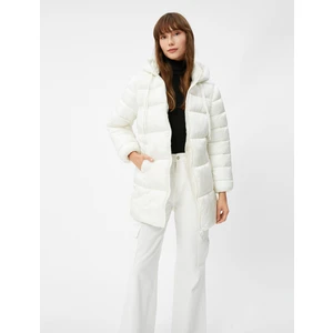 Şişme Mont Kapüşonlu Fermuarlı Cep Detaylı