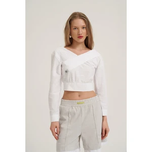 V Yaka Detaylı Uzun Kol Bluz Beyaz