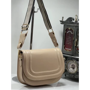 Kapaklı Çapraz Uzun Omuz Askılı Kadın Kol Çantası