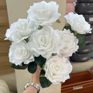 9 Dallı Açık Beyaz Gül Demet (Yapay Çiçektir)