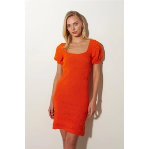 Turuncu Kare Yaka Triko Elbise