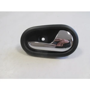 Renault Symbol- 2013-2021; Ön Kapı Iç Açma Kolu Sağ Nikelajlı Oem No: (806718771R)