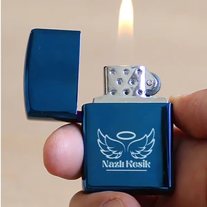 İşte Bu Kişiye Özel Isimli Benzinli Zippo Çakmak Mavi Melek Kanat Temalı