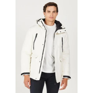 W232217001 Beyaz Erkek Şişme Mont