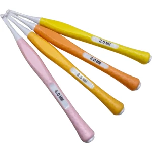 Elegant Plastik Saplı Ergonımik Yün Tığ Ps8