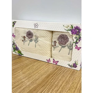 3d Çiçek Işlemeli Kutulu Çeyizlik 1 Adet 50 x 90  cm  El  Yüz Havlusu 1 Adet 30 x 50 cm Mutfak Havlu