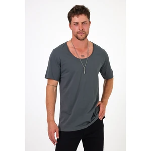 Derin Yaka Kısa Kol Fit Kesim T-Shirt