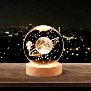 Kristal Cam Küre 3D Boyutlu Özel Lazer Işleme Ahşap Taban USB Kablolu LED Işıklı Tavan Yansıtma Ofis Ev Masaüstü Premium Diamond Home Seri Vip Life Dekoratif