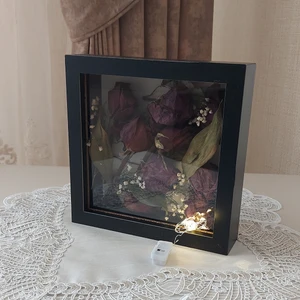 Verda Çerçeve 20X20X5 cm Ledli Siyah Anı Çerçevesi! Yeni Moda Çiçek Anı Çerçevesi!