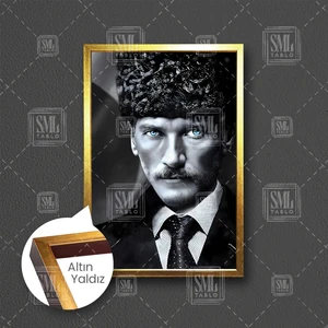 SML Tablo Mustafa Kemal Atatürk Bir Çift Mavi Göz Çerçeveli Dikey Kanvas Tablo
