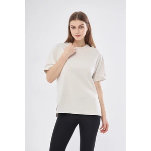 Kadın Bej Pamuklu Yırtmaçlı Oversize  T-Shirt - Nors