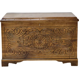 Desenli Ceviz Sandık