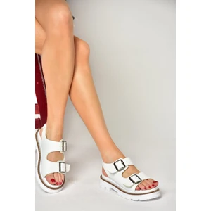 Fox Shoes S996079109 Beyaz Kalın Tabanlı Kadın Sandalet