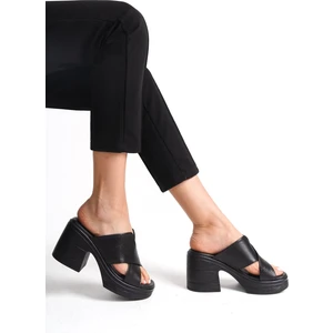 Tamdabu Ayakkabı Deri Siyah 10 cm Platform Ortopedik Çapraz Kadın Terlik TMD202491