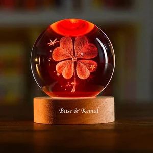 Isme Özel  Ahşap Dört Yapraklı Yonca Kristal Cam Küre 6cm