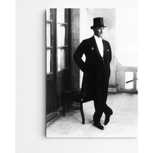 Atatürk Frank ve Şapka Kanvas Tablo