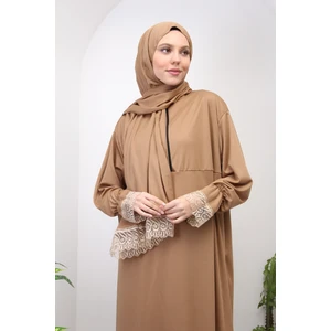 Başörtülü Tesettür Kadın Namaz Elbisesi