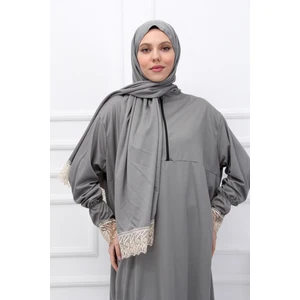 Başörtülü Tesettür Kadın Namaz Elbisesi