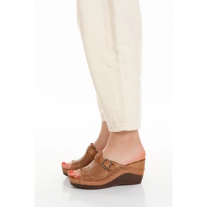 Deri Lazer Deliklı Dolgu Topuk Kadın Terlik